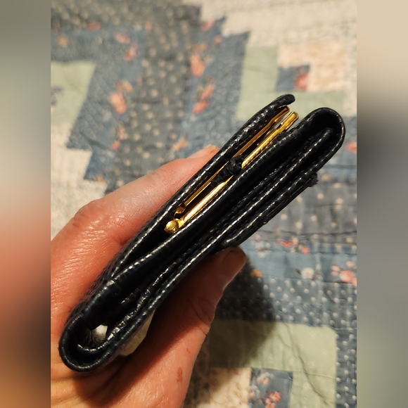 SOLD! Salvatore Ferragamo Black leather Tri-fold wallet. - Picture 4 of 15